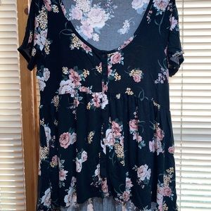 Flower high low shirt torrid
